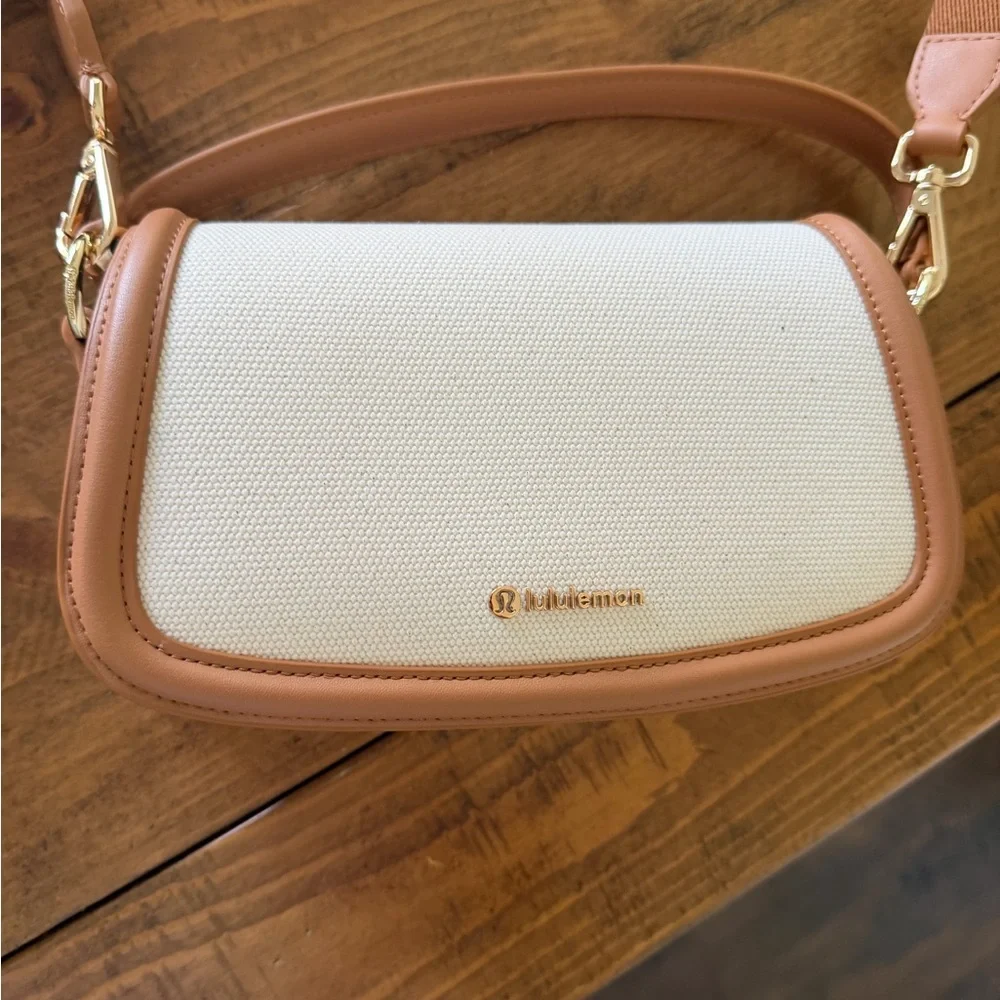 lululemon athletica Cream and Tan Crossbody Bag Set with Mini Pouch - Picture 3 of 7